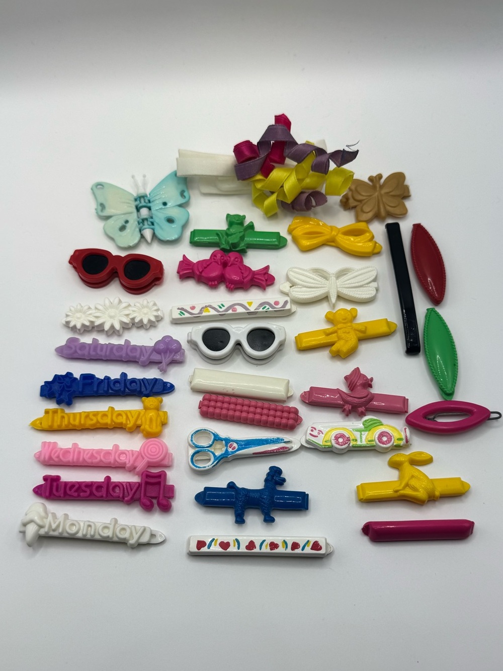 Lot of 31 Vintage Plastic Hair Accessories Colorful Novelty Barrettes